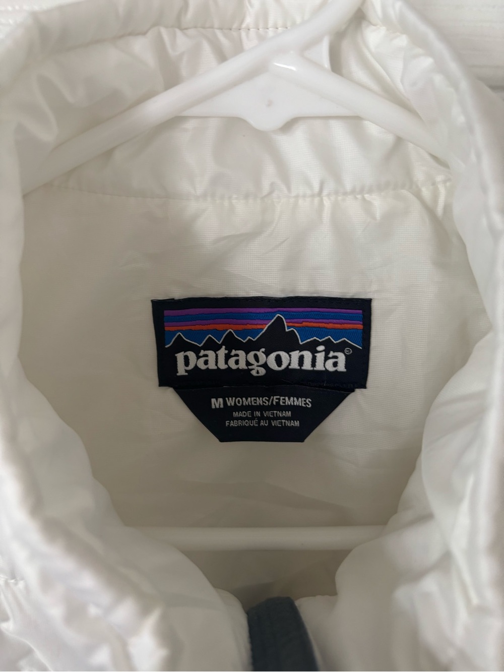 Patagonia Women's White Quilted Lightweight Vest - Picture 5 of 6